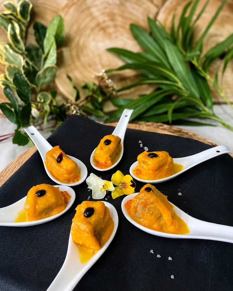 Cucharas de crema listas para servir