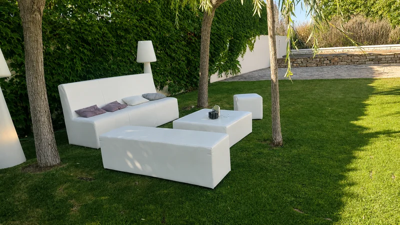 Zona chill out preparada para el final de la tarde